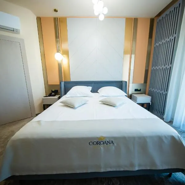 Hotel Coroana，位于Tîrgu Frumos的酒店
