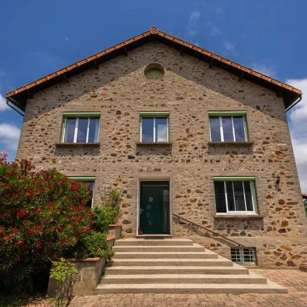 Chambres et table d'hôtes Le Pontet，位于Valderiès的酒店