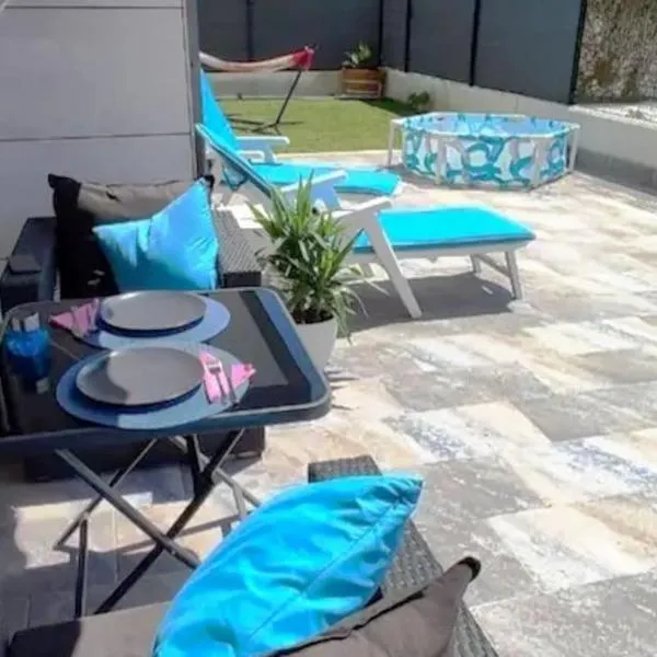 apartamento con jardín privado a 300 metros de la playa，位于索托德拉马里纳的酒店