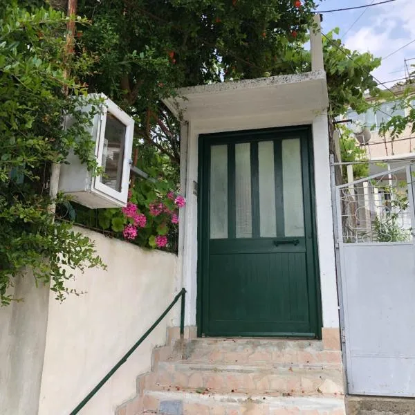 Lili's House，位于Delvinë的酒店