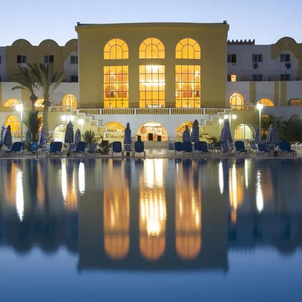 杰尔巴卡斯蒂利亚酒店，位于Jāmi‘ al Guelloufi的酒店