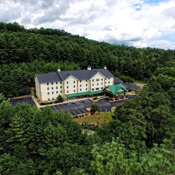 喀什尔蓝宝石谷汉普顿套房酒店，位于Wolf Mountain的酒店