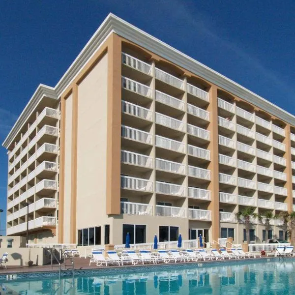 戴通纳舒尔海滨希尔顿恒庭酒店，位于德通纳海滩海岸的酒店