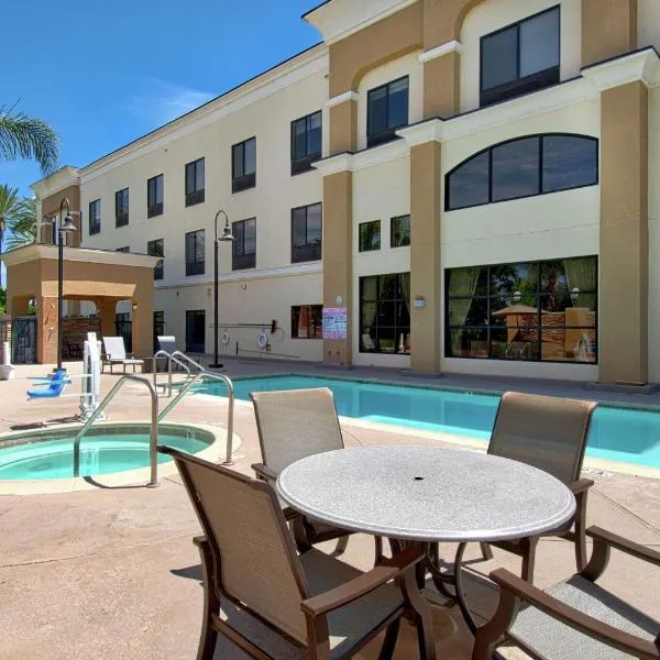 Hampton Inn & Suites by Hilton Hemet Menifee Murrieta,位于赫米特的酒店
