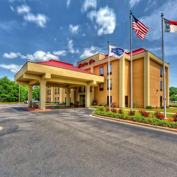 劳林堡希尔顿恒庭酒店，位于Bennettsville的酒店