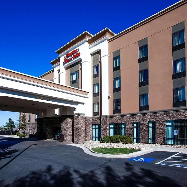 爱达荷中心南帕套房汉普顿酒店，位于楠帕的酒店