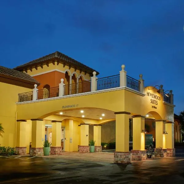 萨拉索塔希尔顿惠庭套房酒店，位于Lake Sarasota的酒店