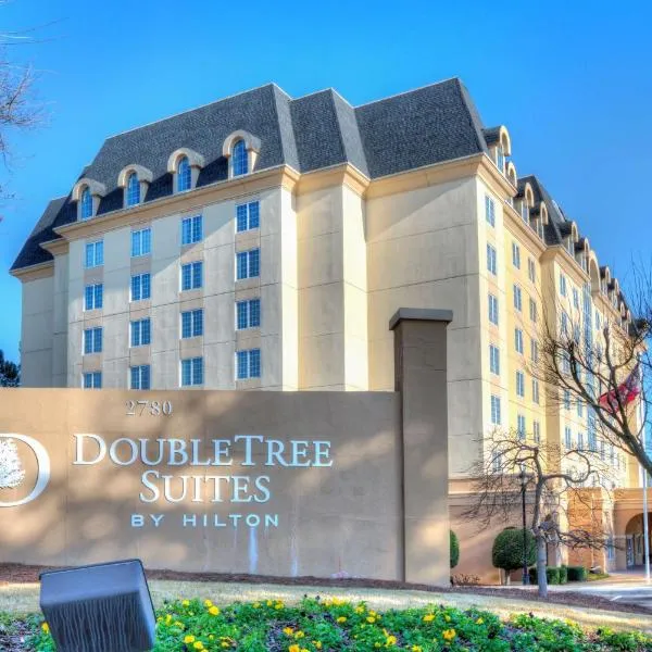 Doubletree Suites by Hilton at The Battery Atlanta，位于亚特兰大的酒店