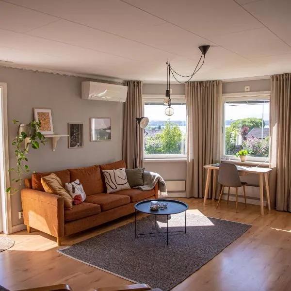 Cozy mountain view apartment，位于Orrviken的酒店