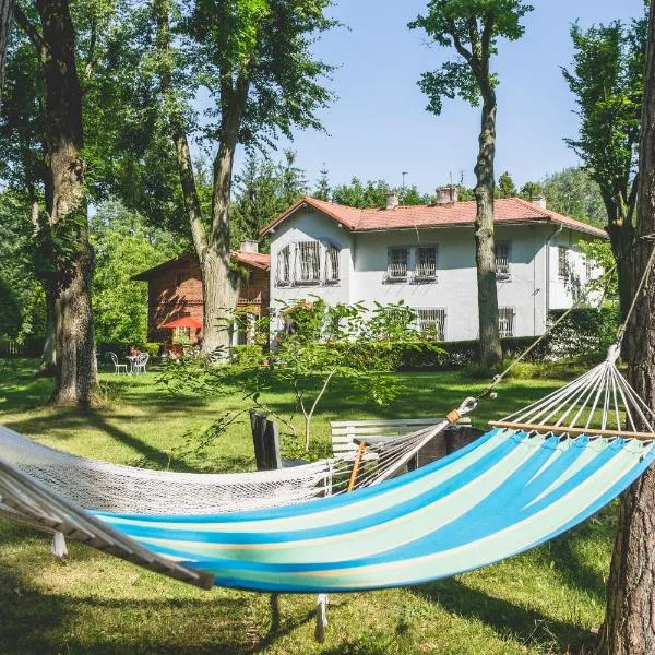 Dworek nad Jeziorem Wądzyn，位于Bobrowo的酒店