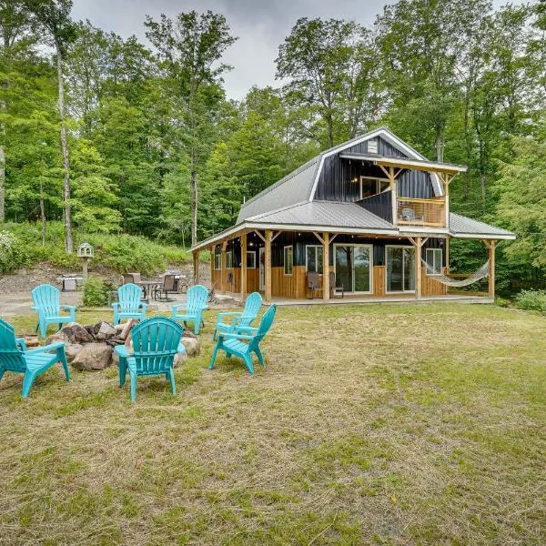 Secluded Marathon Hideaway w/ Fire Pit + Views!，位于Marathon的酒店