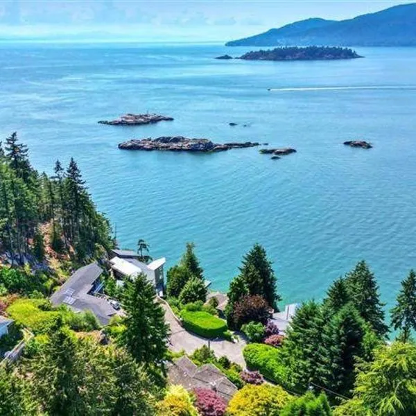 Vancouver sea view Palace inn，位于马蹄湾的酒店