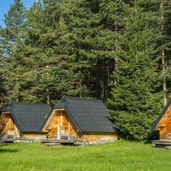 Eco Camp Chalets pod Gorom，位于Tušina的酒店