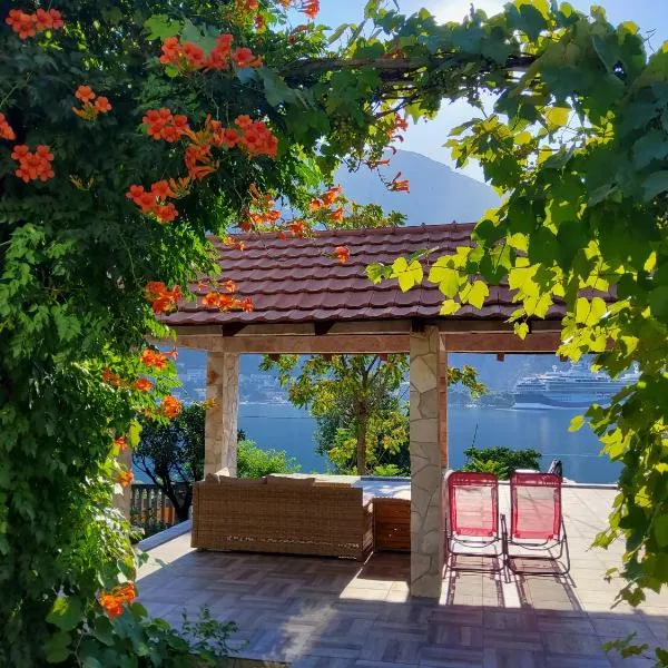 Holiday house，位于科托尔的酒店