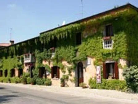 普林斯帕特迪阿利斯酒店，位于Rivignano的酒店