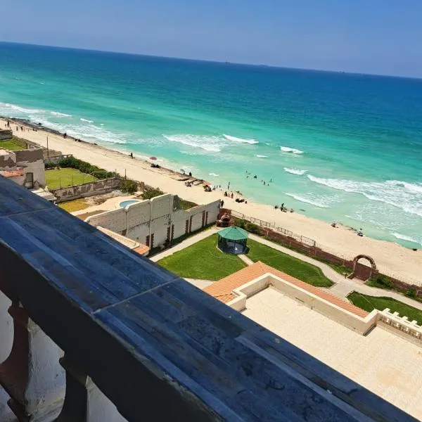 Panorama Apartment with a charming sea view near Alexandria and Burg ElArab Airport with Free Wifi شقة باطلالة ساحرة على البحر اول الساحل الشمالي واي فاي مجاني迷人海景公寓 免费无线网络，位于亚历山大的酒店