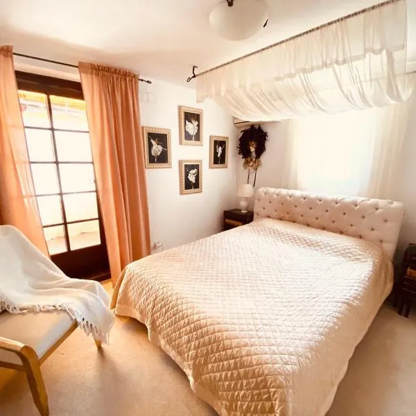 Villa Golda, The whole house Biker Friendly，位于Rijeka Reževići的酒店