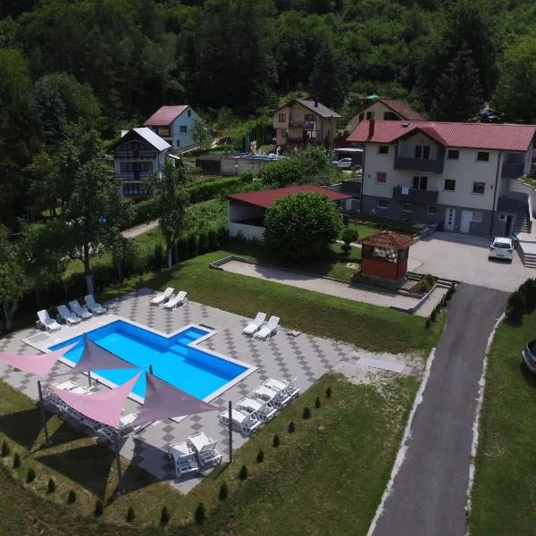 Vila Dzenana Boracko Jezero，位于Kašići的酒店