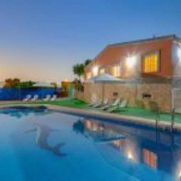 Villa Rural Piscina fortuna luxury23 personas 10 Habitaciones habitaciones wifi，位于Los Baños的酒店