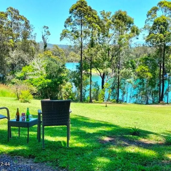 The Glade, peace among the trees on the river，位于尤朗加的酒店
