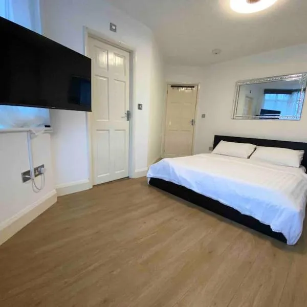Spacious Studio 30 mins from Luton free parking，位于The Hyde的酒店