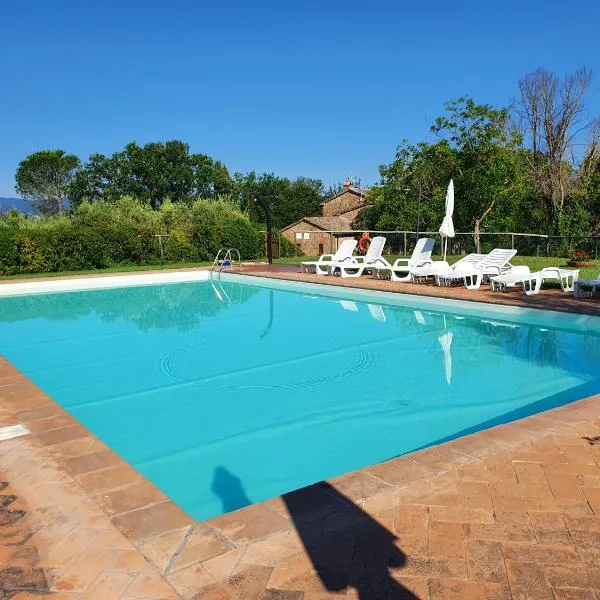 Agriturismo POGGIO PORSENNA - con piscina，位于Proceno的酒店