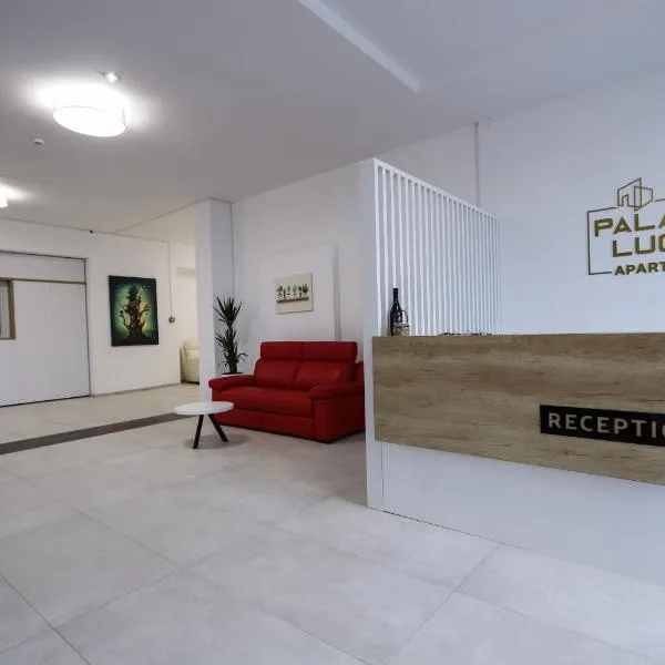 Palatul Lugoj，位于卢戈日的酒店