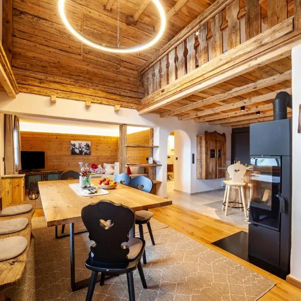 Ferienhaus Mutlechnerhof，位于Caines的酒店