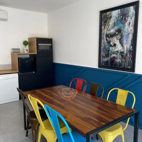 appartement dans propriété privée，位于Saint Julien Les Rosiers的酒店