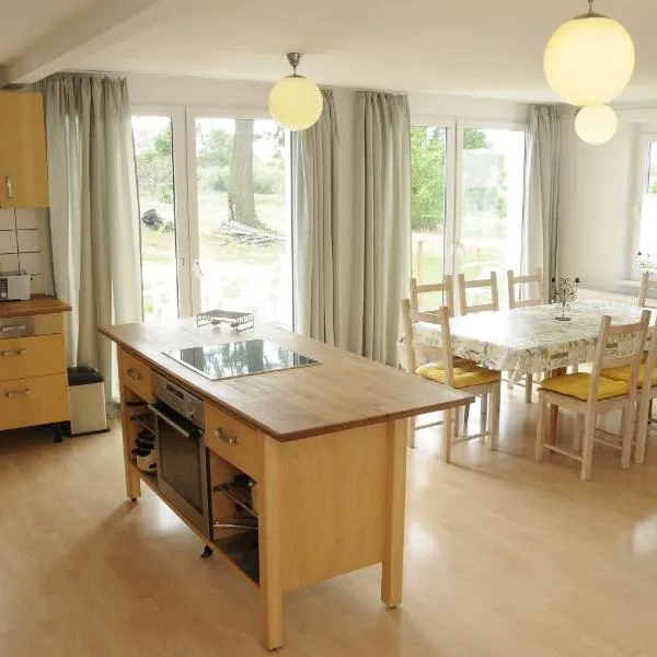 Luxus-Ferienhaus auf Reiterhof ART.Quartier，位于Velgast的酒店