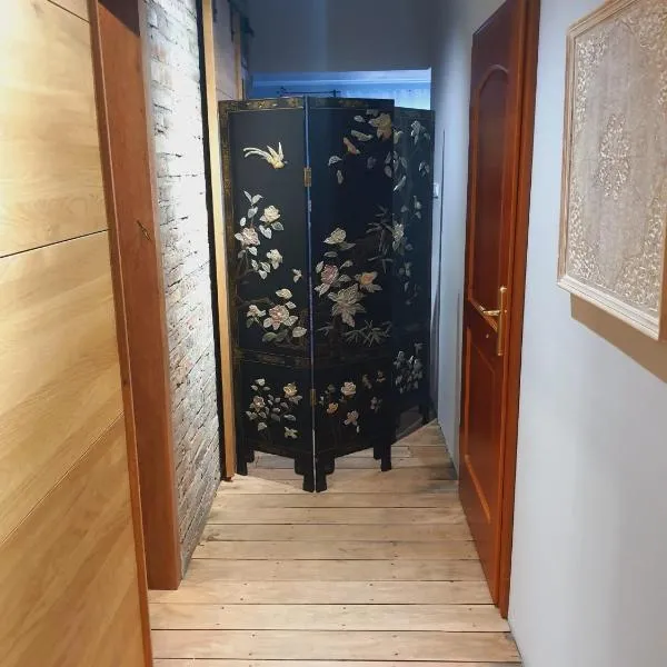 A cozy room near warsaw，位于米考洛维斯的酒店