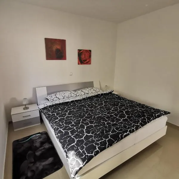 Neue Bungalow Ferienwohnung，位于安斯巴赫的酒店