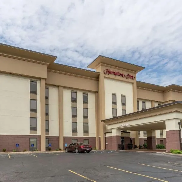杰斐逊城摩登都会汉普顿酒店，位于Apache Flats的酒店