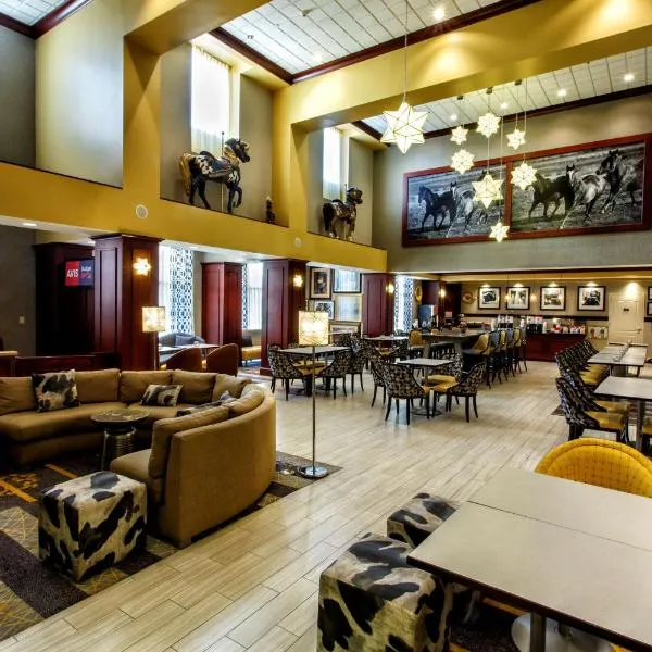 史泰登岛汉普顿套房酒店，位于史泰登岛的酒店