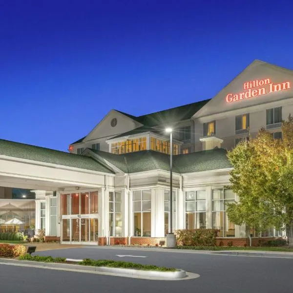 里士满机场希尔顿花园旅馆，位于Virginia Heights的酒店