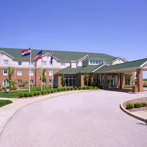 圣路易斯/奥法隆希尔顿花园酒店，位于Lake Saint Louis的酒店