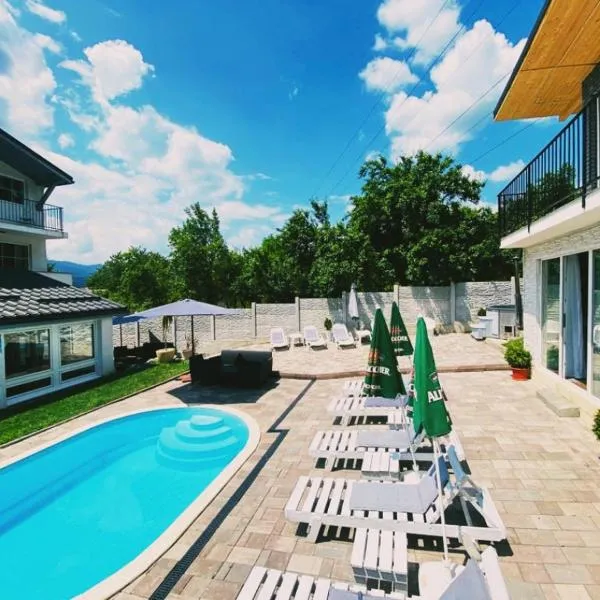 Green Hill Villa，位于克利默内什蒂的酒店