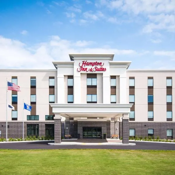 Hampton Inn and Suites at Wisconsin Dells Lake Delton，位于巴拉布的酒店