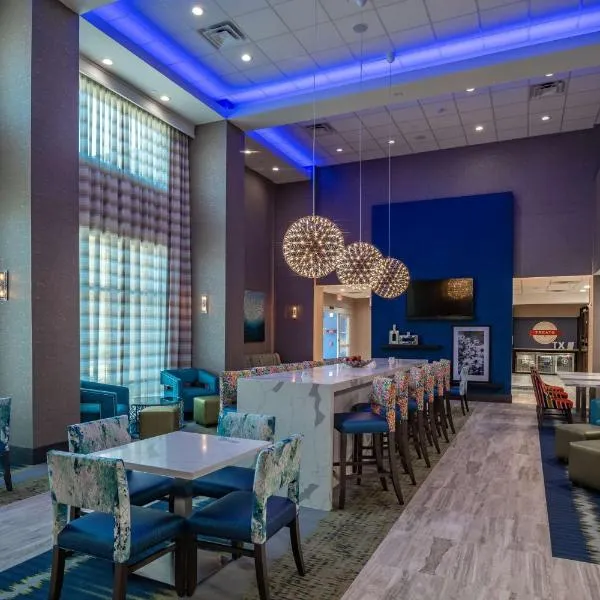 Hampton Inn & Suites Dallas/Plano Central，位于普莱诺的酒店