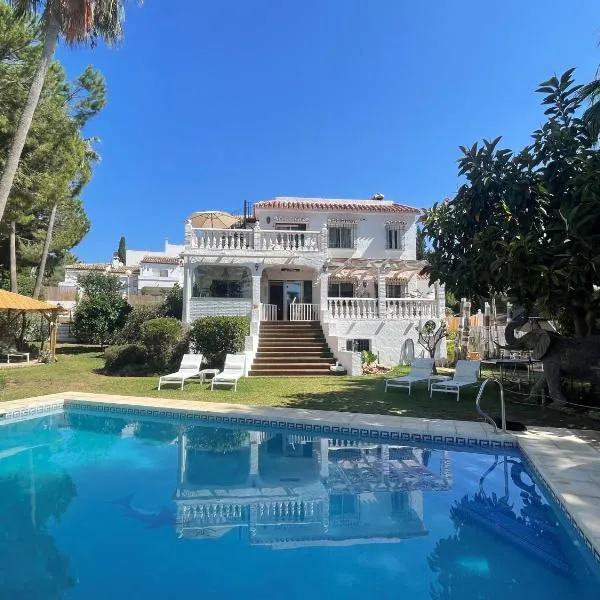 Casa Flora - Mijas Costa - Andalusië，位于米哈斯的酒店