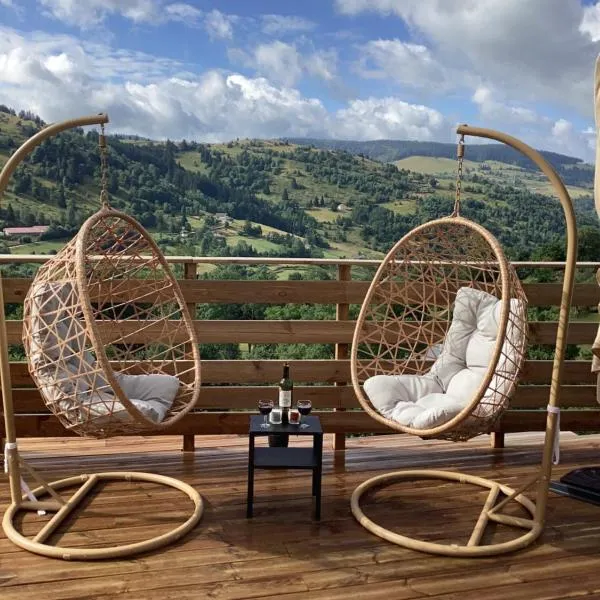 Les Chalets Bambi & Jacuzzi privatif，位于拉布雷斯的酒店