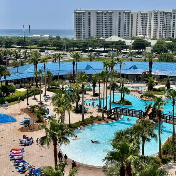 Palms of Destin, Gulf and pool views, Great amenities，位于德斯坦的酒店