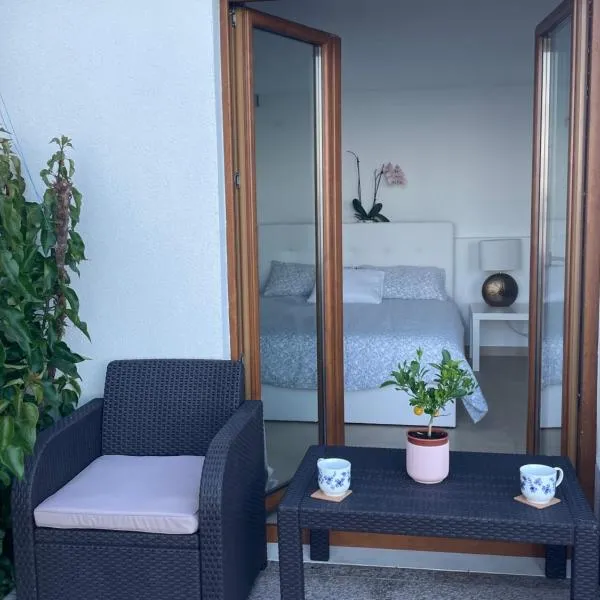 Studio Apartman Lana 3，位于伊齐齐的酒店