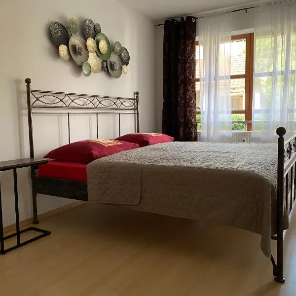 Ferienwohnung mit Terrasse Nähe Bayreuth,位于Heinersreuth的酒店