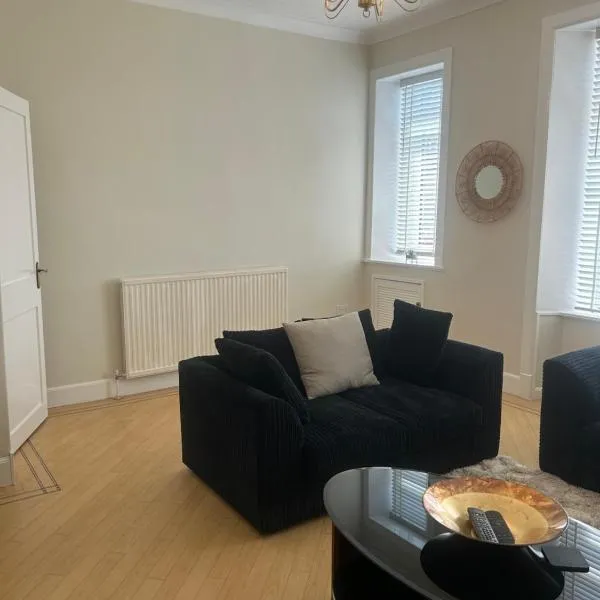 1L Albert Place Maddiston Road Brightons Falkirk FK2 0JX，位于波尔蒙特的酒店