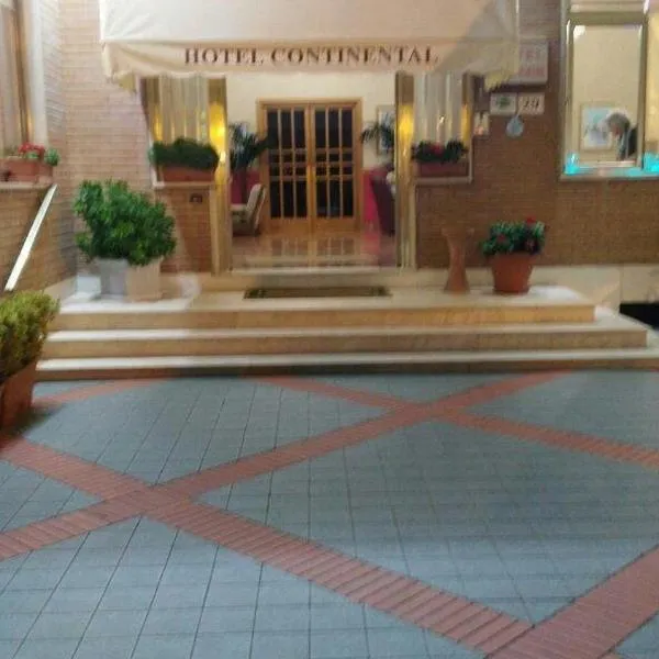 HOTEL CONTINENTAL，位于菲乌吉的酒店
