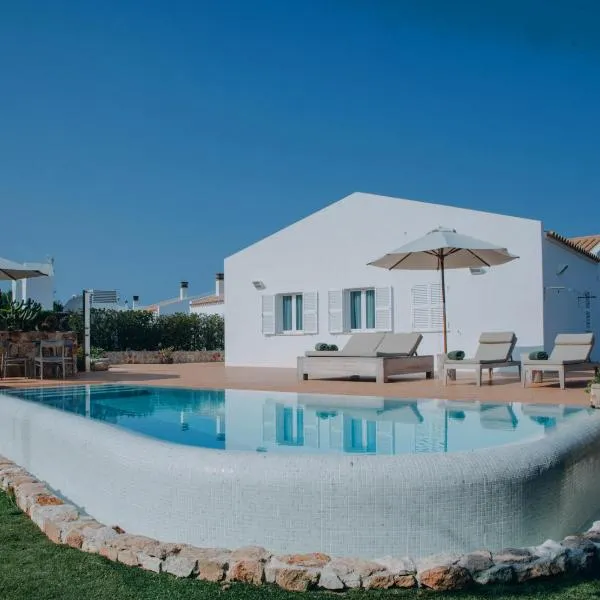 Lago Resort Menorca - Villas & Bungalows del Lago，位于卡兰博希的酒店