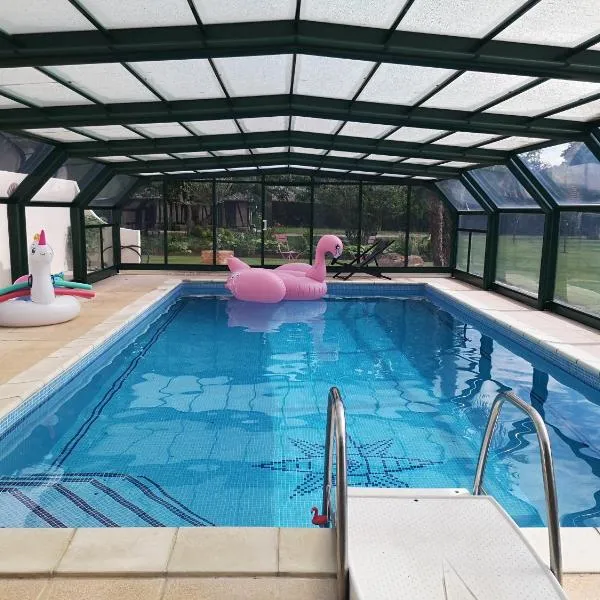 Chambre chez particulier avec petit déjeuner, piscine, pool house，位于Yville-sur-Seine的酒店