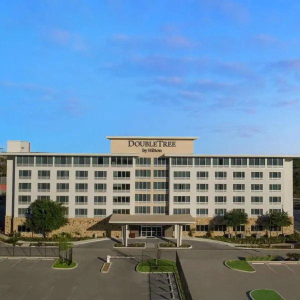 DoubleTree by Hilton San Antonio Northwest - La Cantera，位于Dominion的酒店