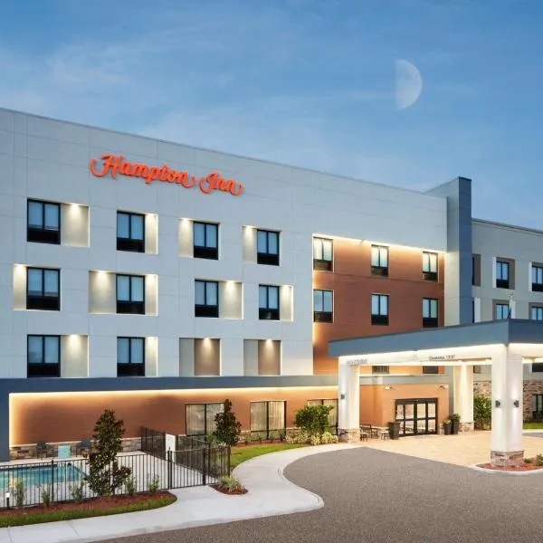 Hampton Inn Clewiston，位于Moore Haven的酒店